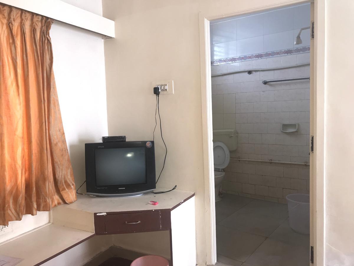 Sap Residency Hotel Tiruppur Exterior photo