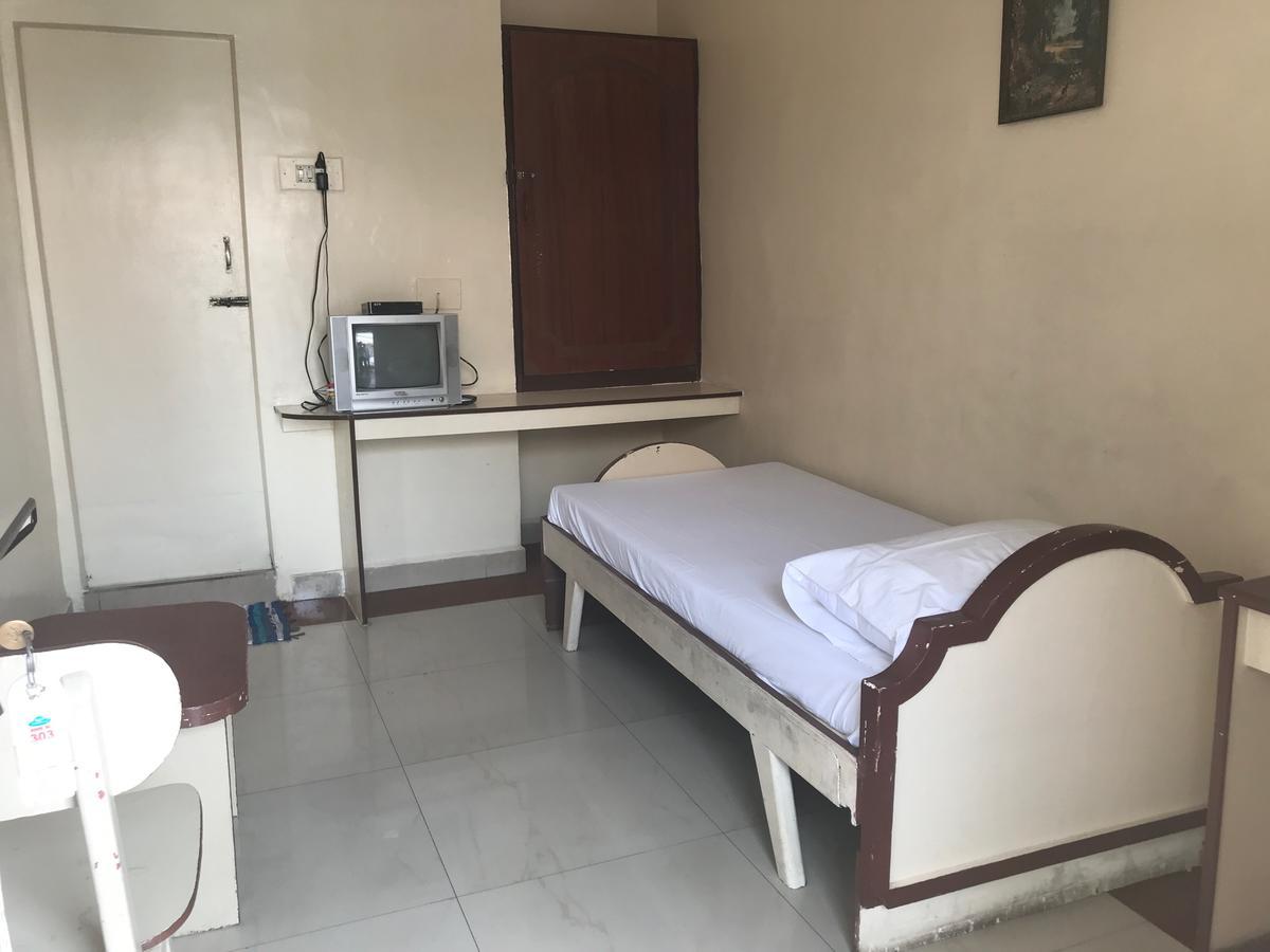 Sap Residency Hotel Tiruppur Exterior photo